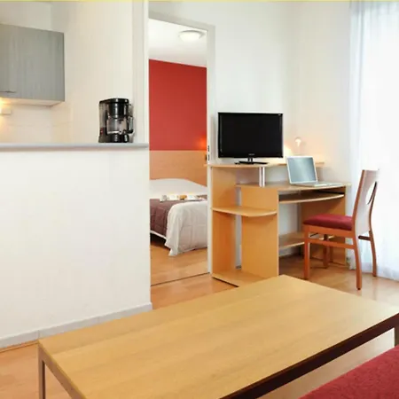 Sejours & Affaires Lyon Park Lane-3